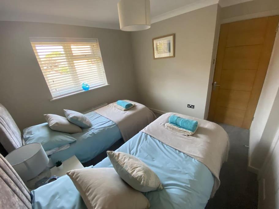 Beautiful 3 Bed Home In The Heart Of New Forest Hordle Kültér fotó