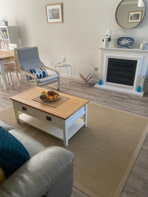 Beautiful 3 Bed Home In The Heart Of New Forest Hordle Kültér fotó